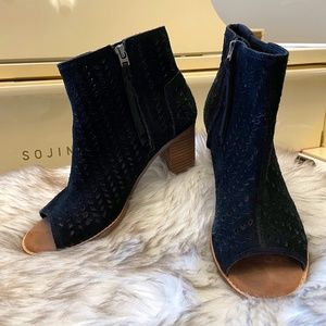 Toms open toe booties 8W